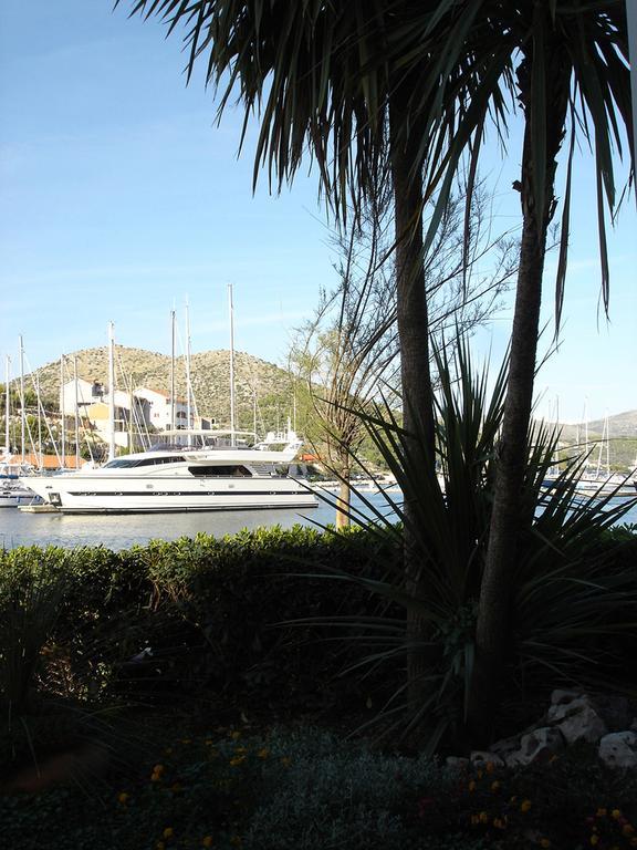 Apartments Olea Marina Exterior photo